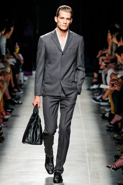Look 7